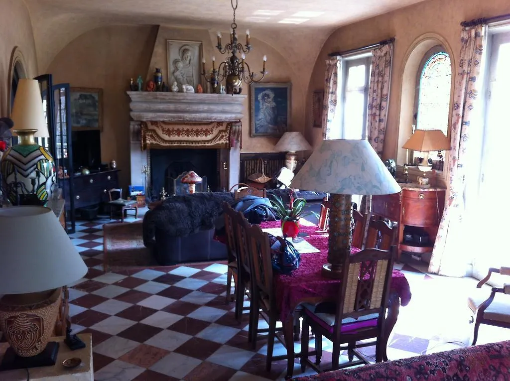 Bed and Breakfast Domaine De Roques à Castres  0*, Castres (Tarn)